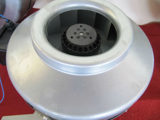 Centrifuge ventilator voor het installeren van mini-kanalen
